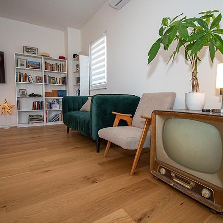 Apartment Nikola Kaštel Novi Dış mekan fotoğraf