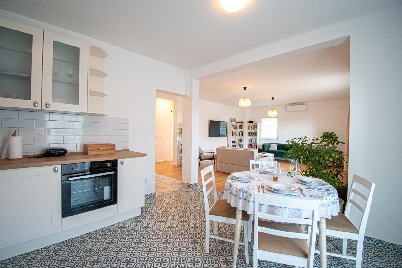 Apartment Nikola Kaštel Novi Dış mekan fotoğraf