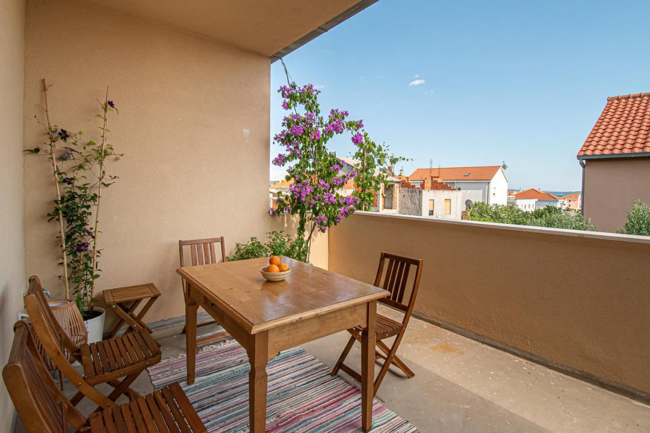 Apartment Nikola Kaštel Novi Dış mekan fotoğraf